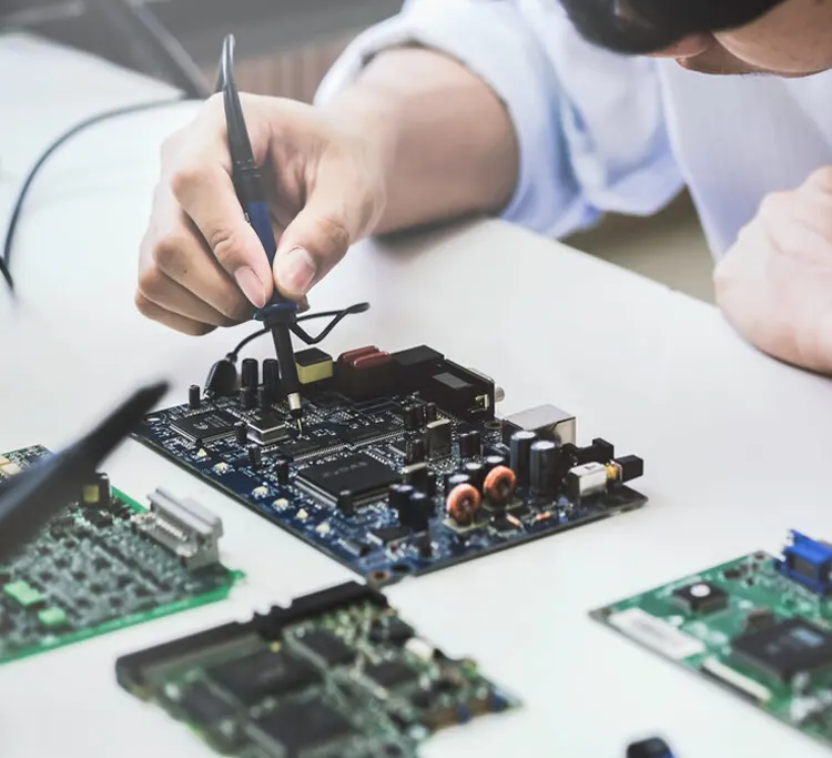 تصميم PCB وتخطيطه